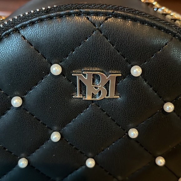 Badgley Mischka   NWT   Round  quilted and dotted with pearls  Crossbody bag - Picture 4 of 11